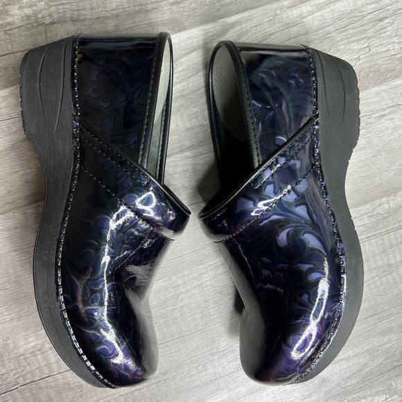 Dansko XP 2.0 Patent Leather Printed Clogs Size 41 (US 10.5-11) - Picture 3 of 11